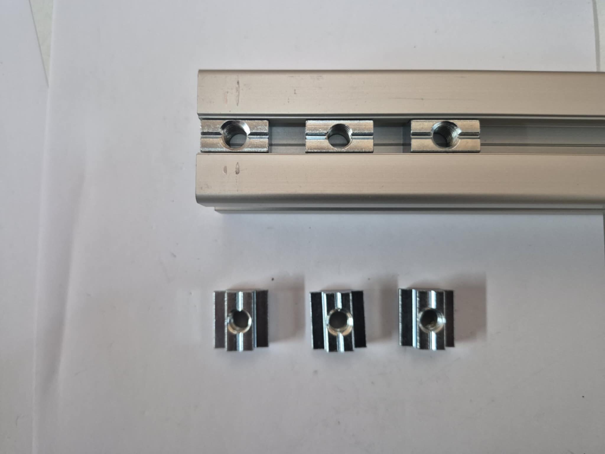 Nakrętka wpustowa 10 M6 - obrazek 3