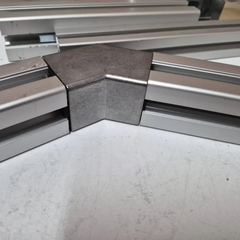 Kątownik 45 stopni do profili aluminiowych