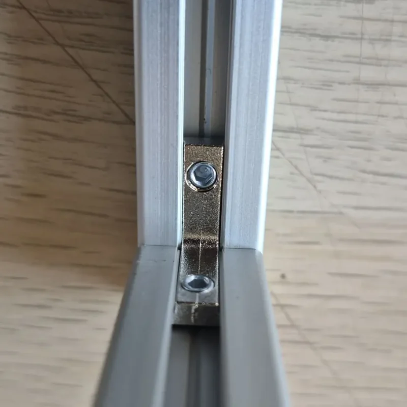 kątownik wpustowy do profili aluminiowych konstrukcyjnych